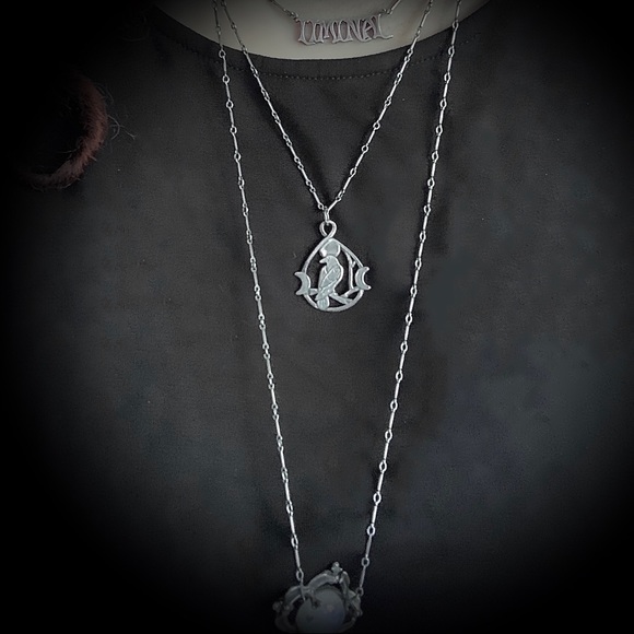 ❤️ NIB .925 Raven Moon Necklace Set - Picture 3 of 5